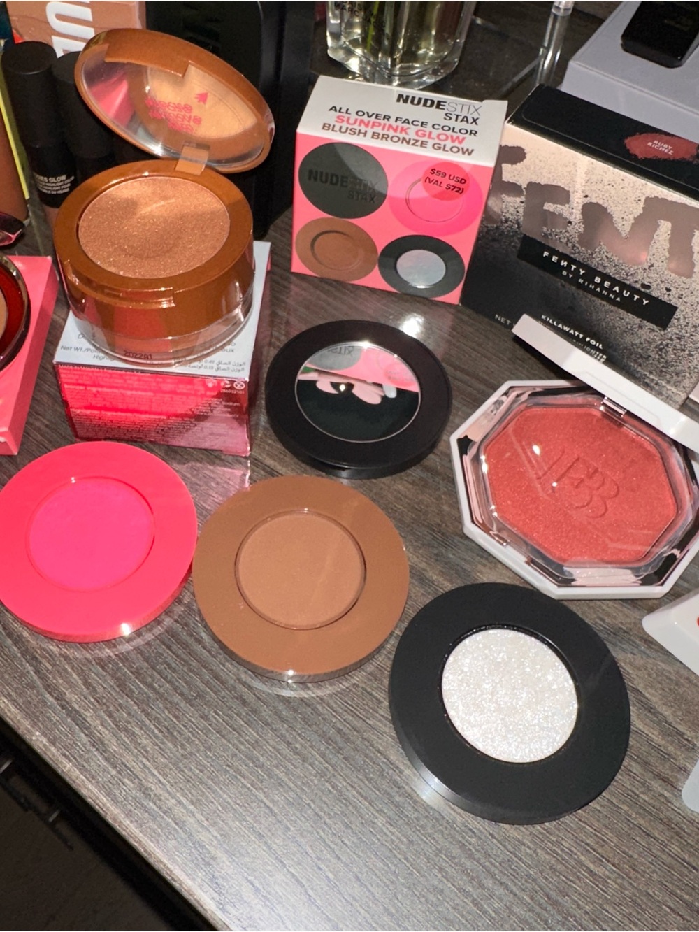10pc Bundle Of Bronzers, Skin Tint, Blush Foundation, Concealer & Highlighter - Picture 16 of 17